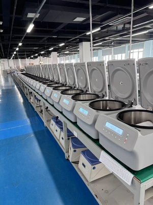 Cence L420-A Low Speed Centrifuge 12x20ml Capacity 4200rpm